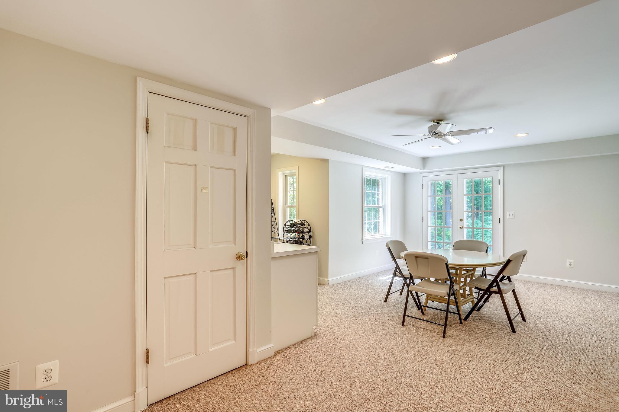 POTOMAC OUTSIDE - Residential