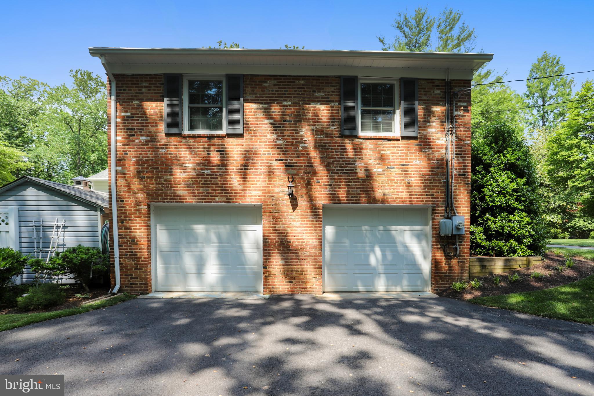 POTOMAC OUTSIDE - Residential