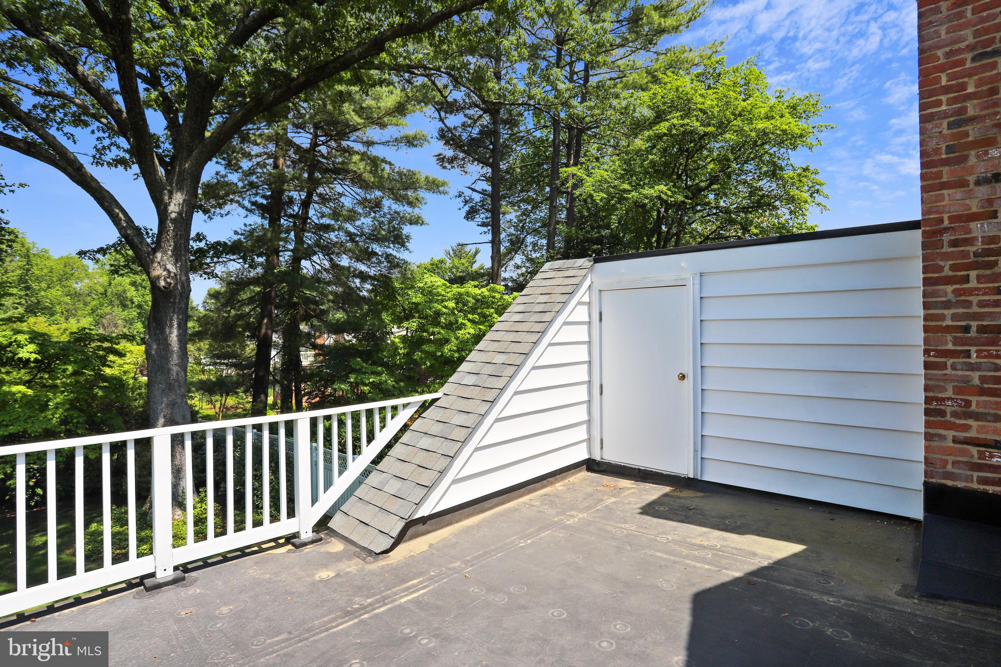 POTOMAC OUTSIDE - Residential