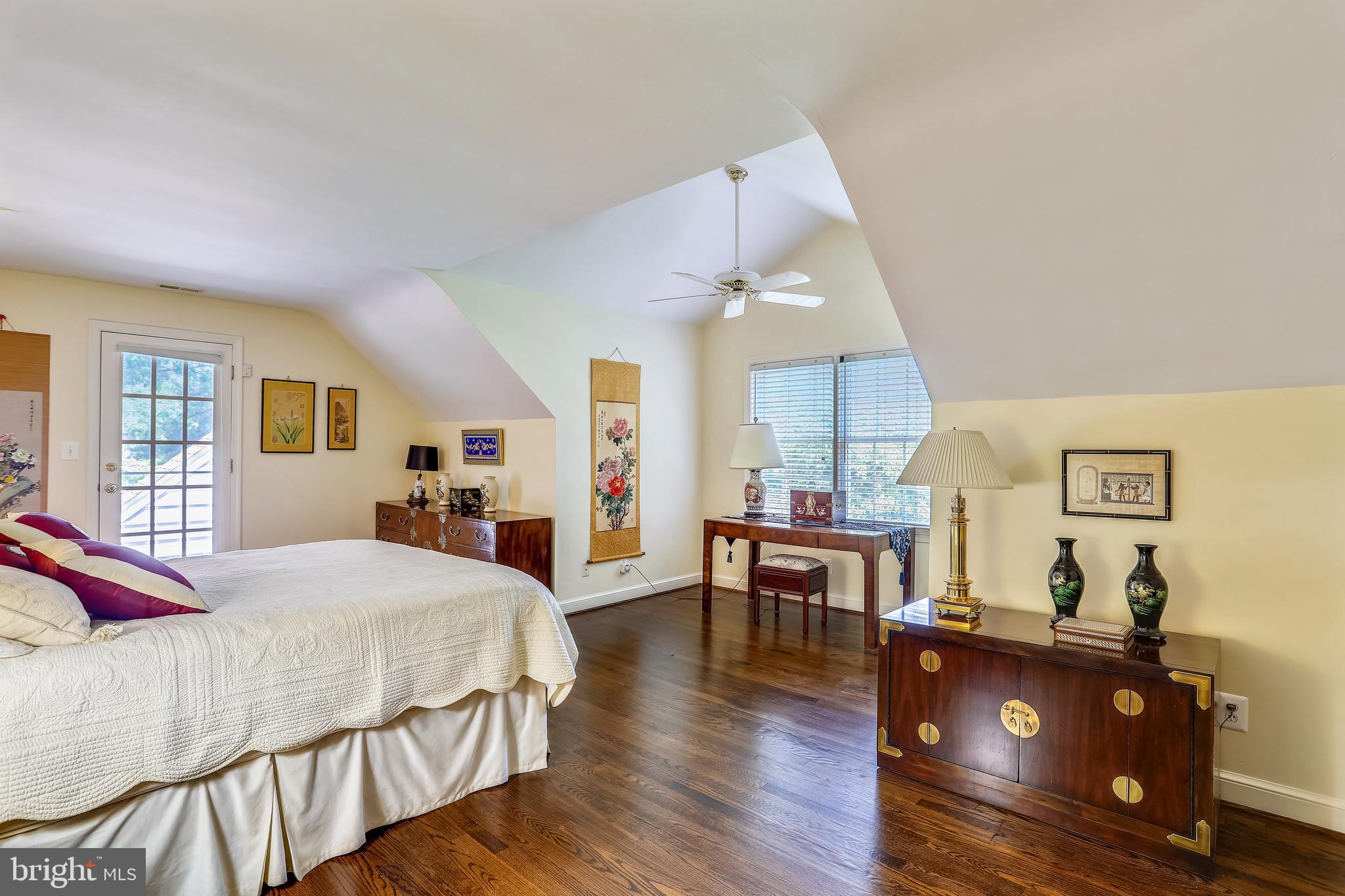 POTOMAC OUTSIDE - Residential