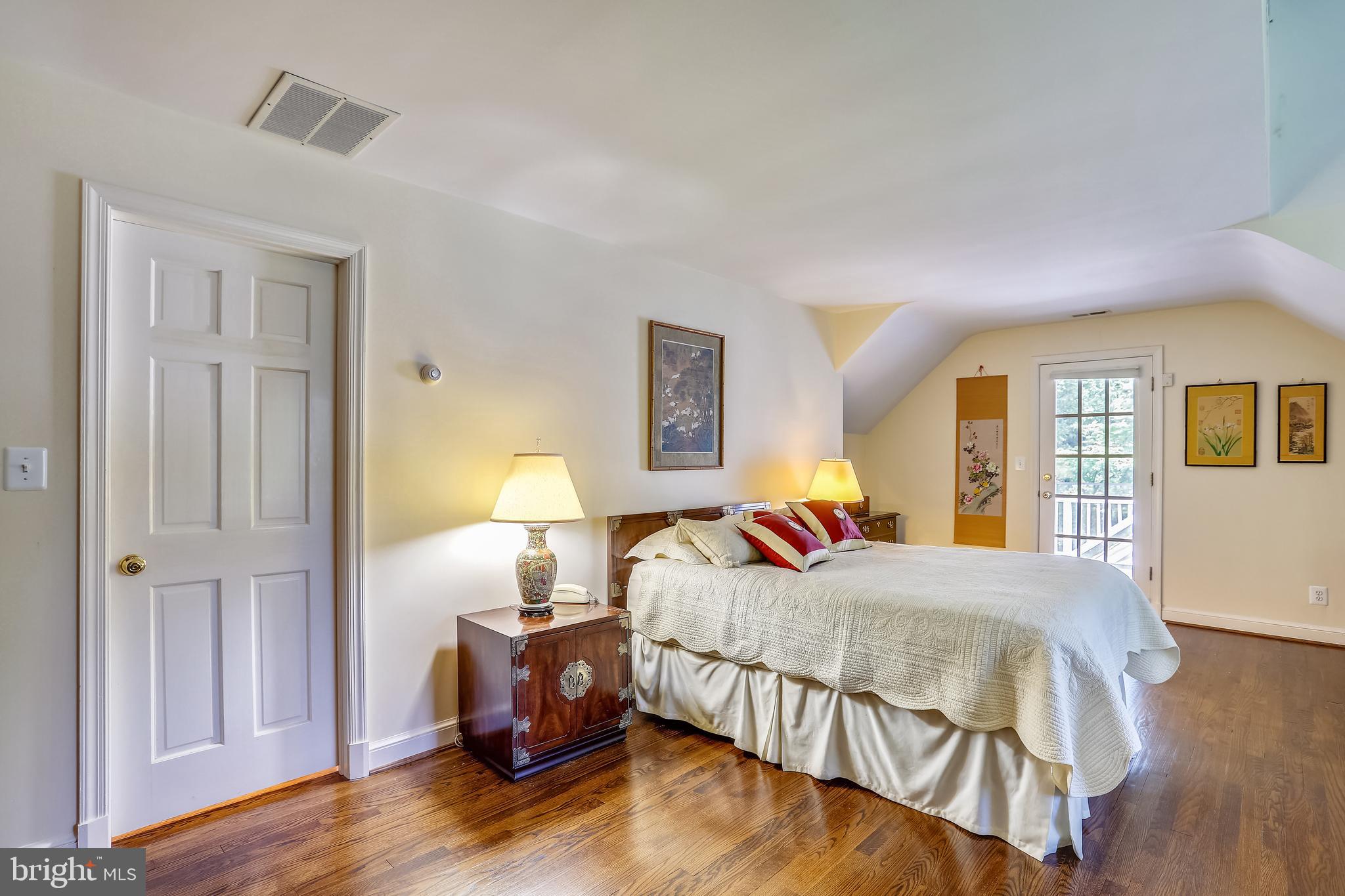 POTOMAC OUTSIDE - Residential