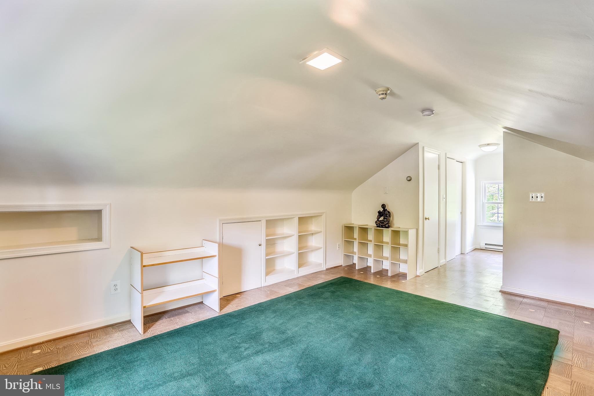 POTOMAC OUTSIDE - Residential