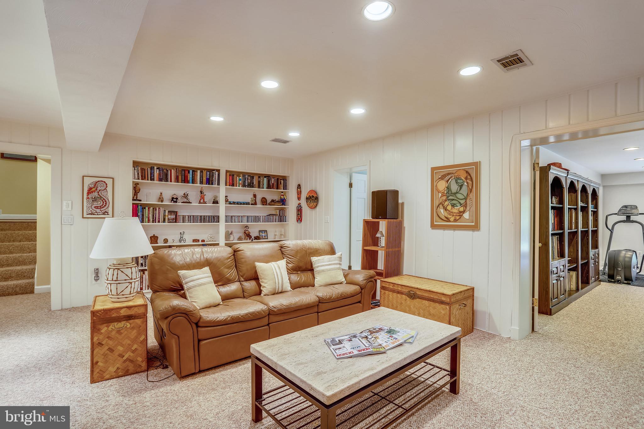 POTOMAC OUTSIDE - Residential