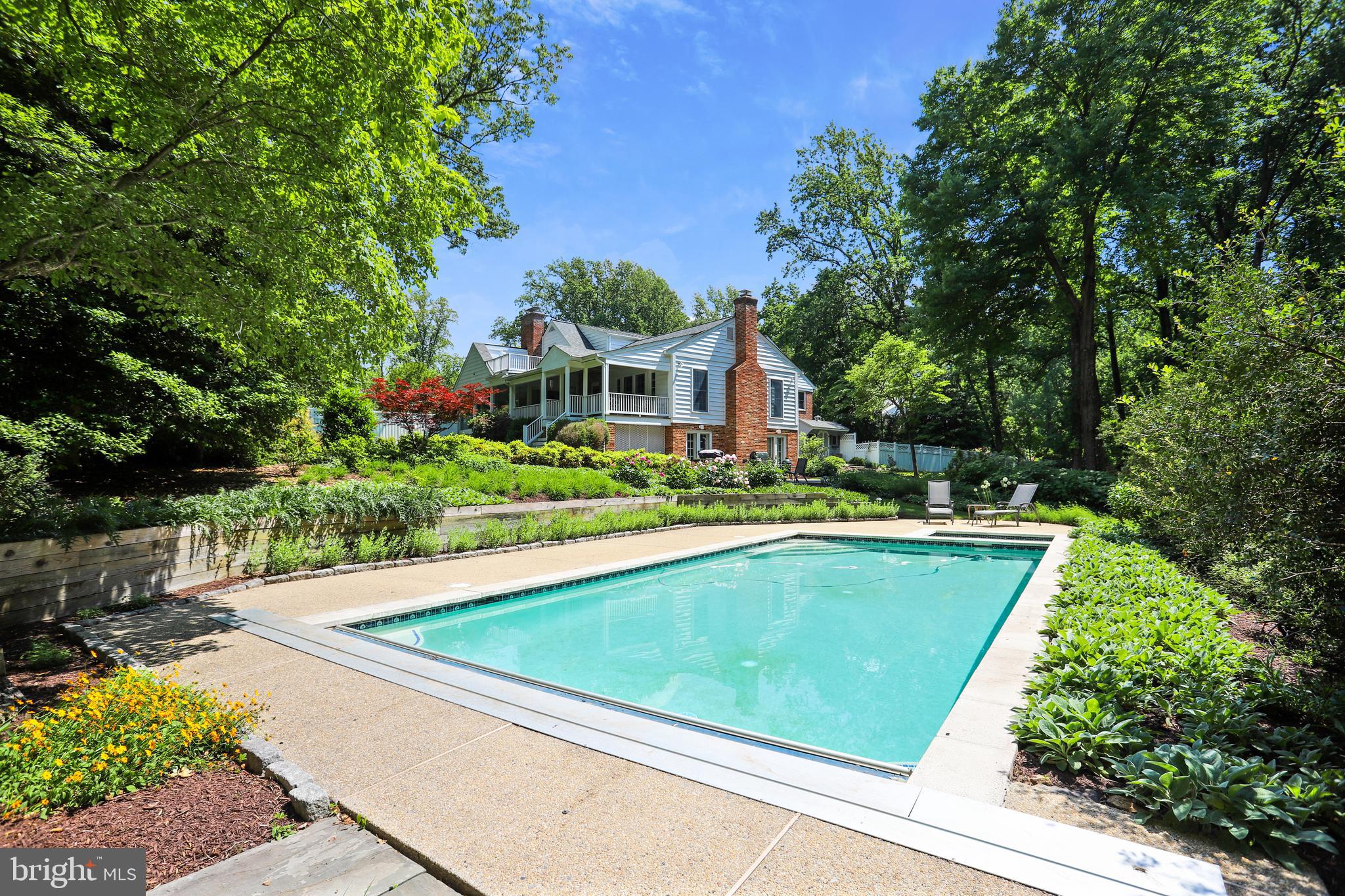 POTOMAC OUTSIDE - Residential