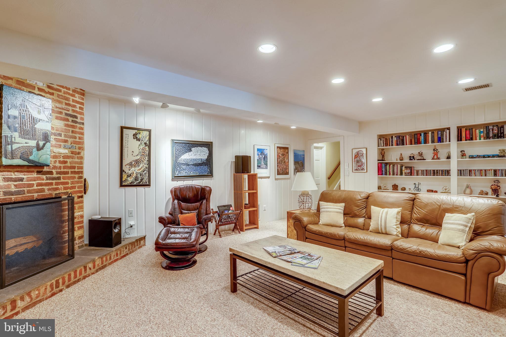 POTOMAC OUTSIDE - Residential