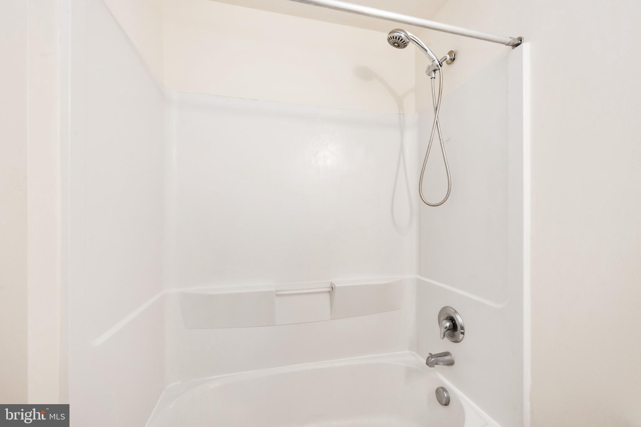 HAMLET WOODS II - Residential Lease