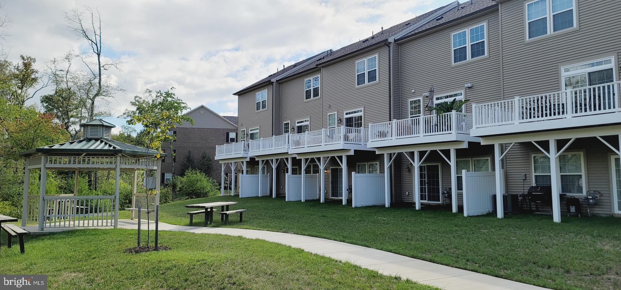 HAMILTON PARK - Residential Lease