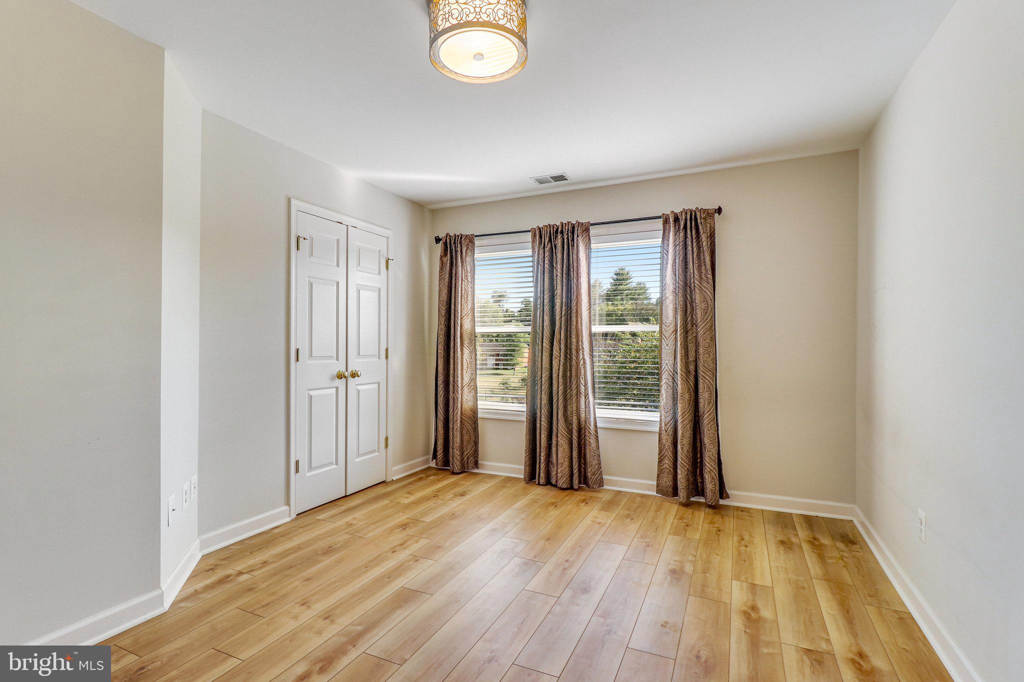 BROAD RUN FARMS - Residential