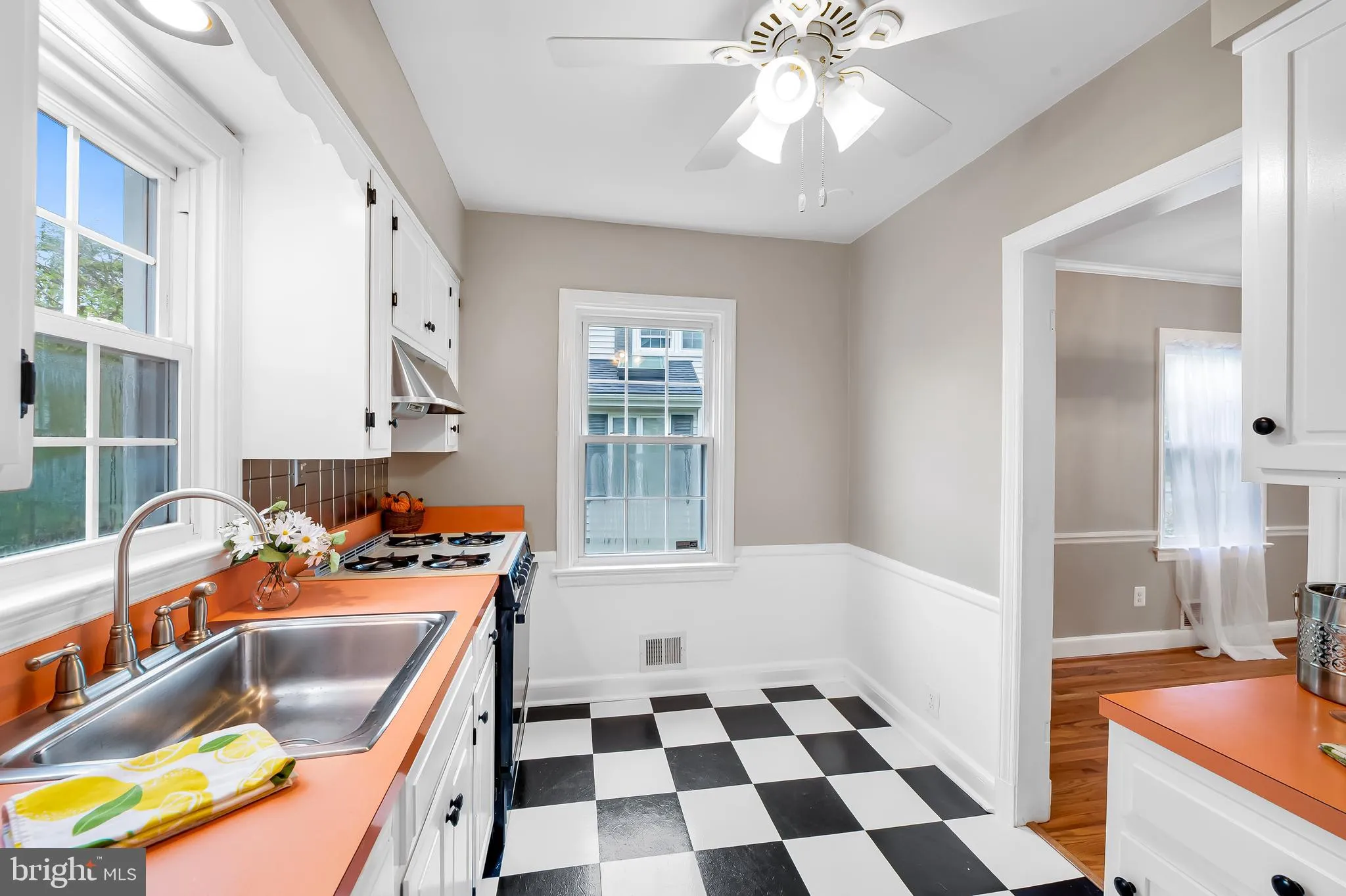 Baltimore, Maryland 21210, United States, 2 Bedrooms Bedrooms, ,2 BathroomsBathrooms,Residential,Active,211741