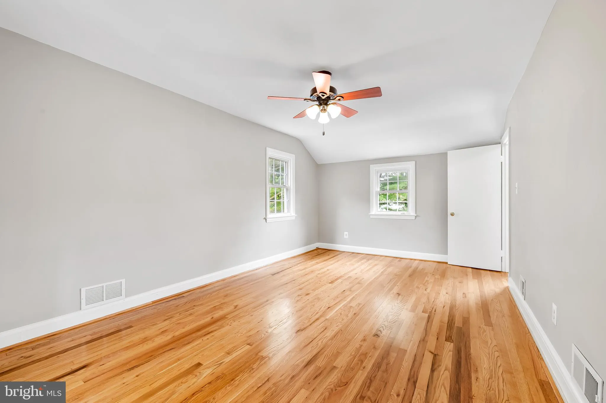 Baltimore, Maryland 21210, United States, 2 Bedrooms Bedrooms, ,2 BathroomsBathrooms,Residential,Active,211741