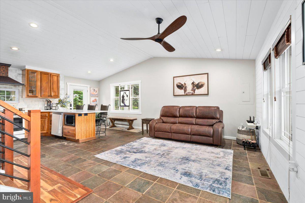 BRIAR RUN - Residential