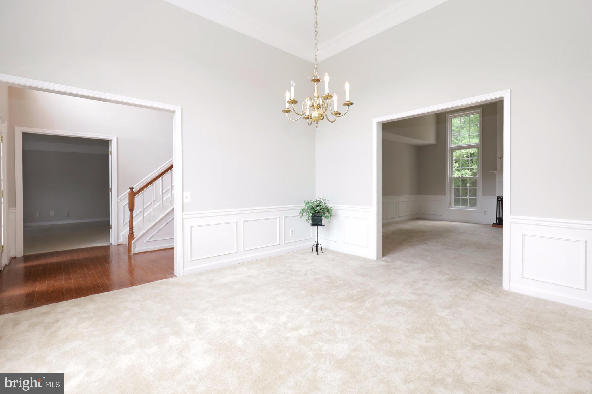 SPRING KNOLL - Residential