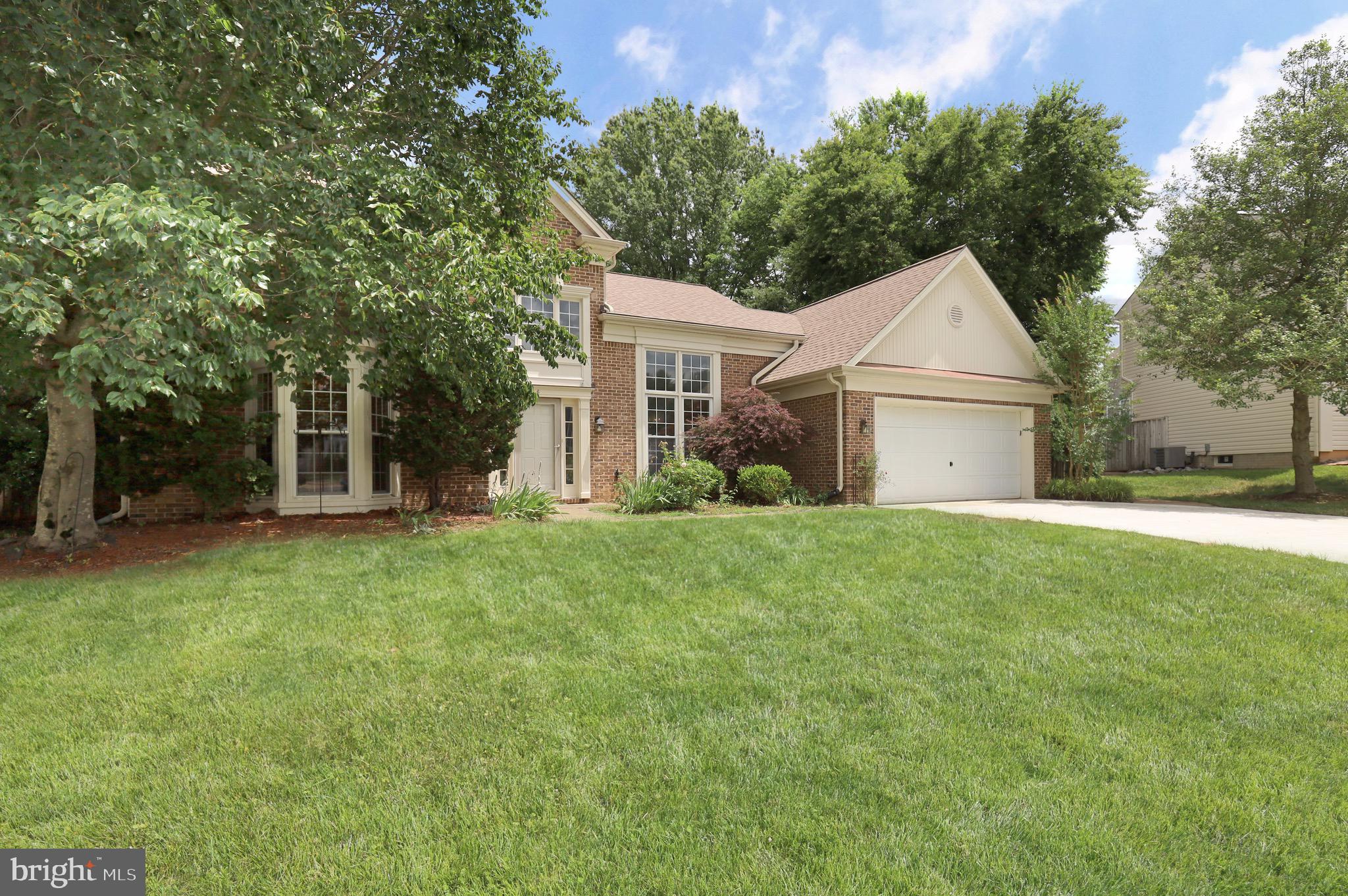 SPRING KNOLL - Residential