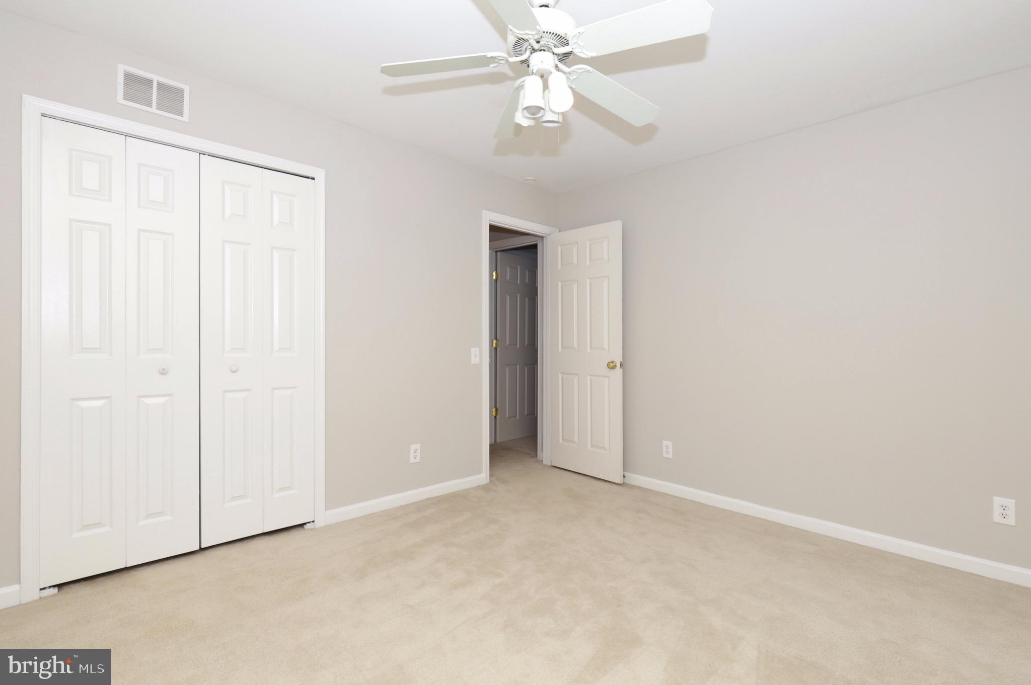 SPRING KNOLL - Residential