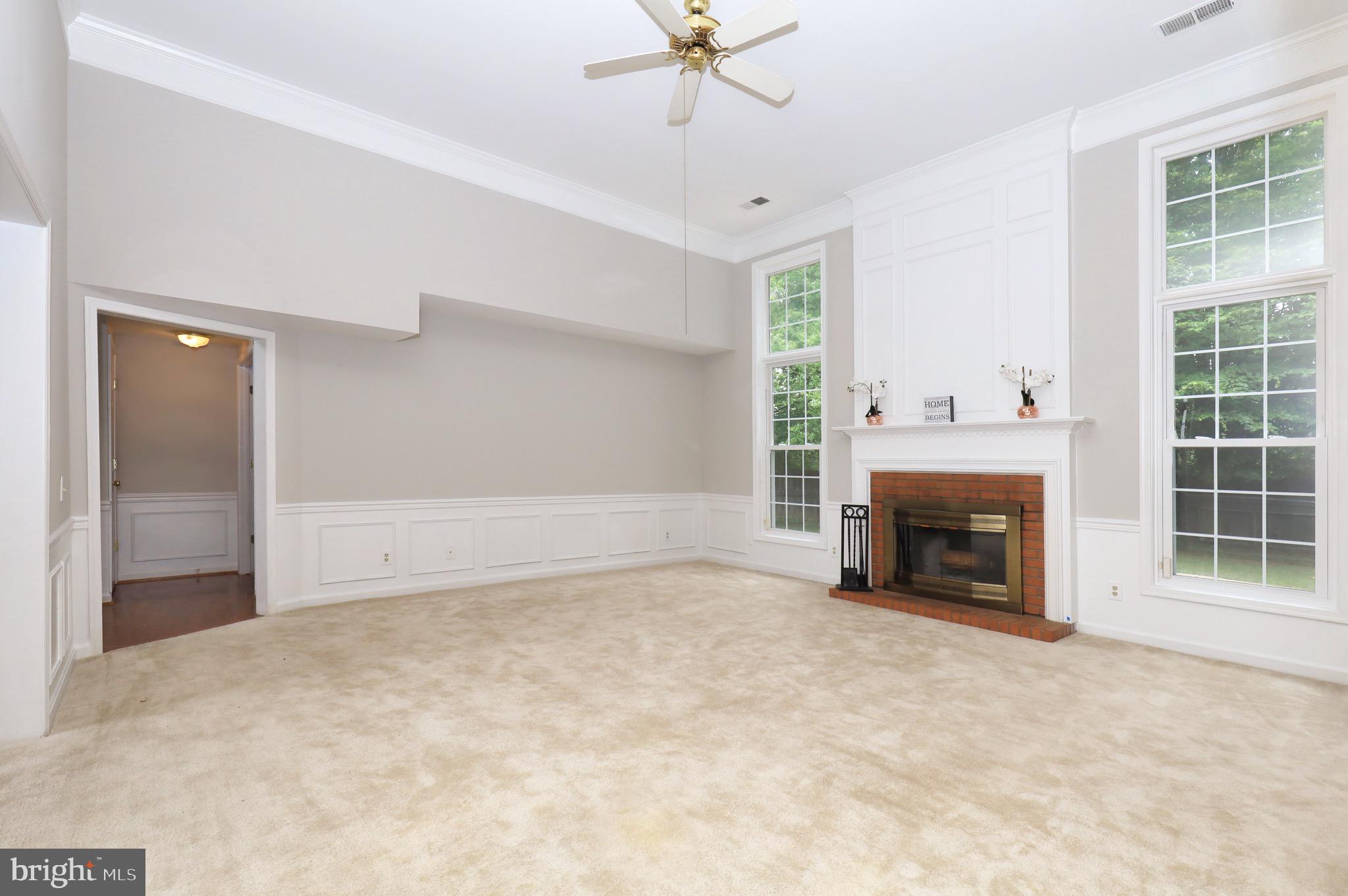 SPRING KNOLL - Residential