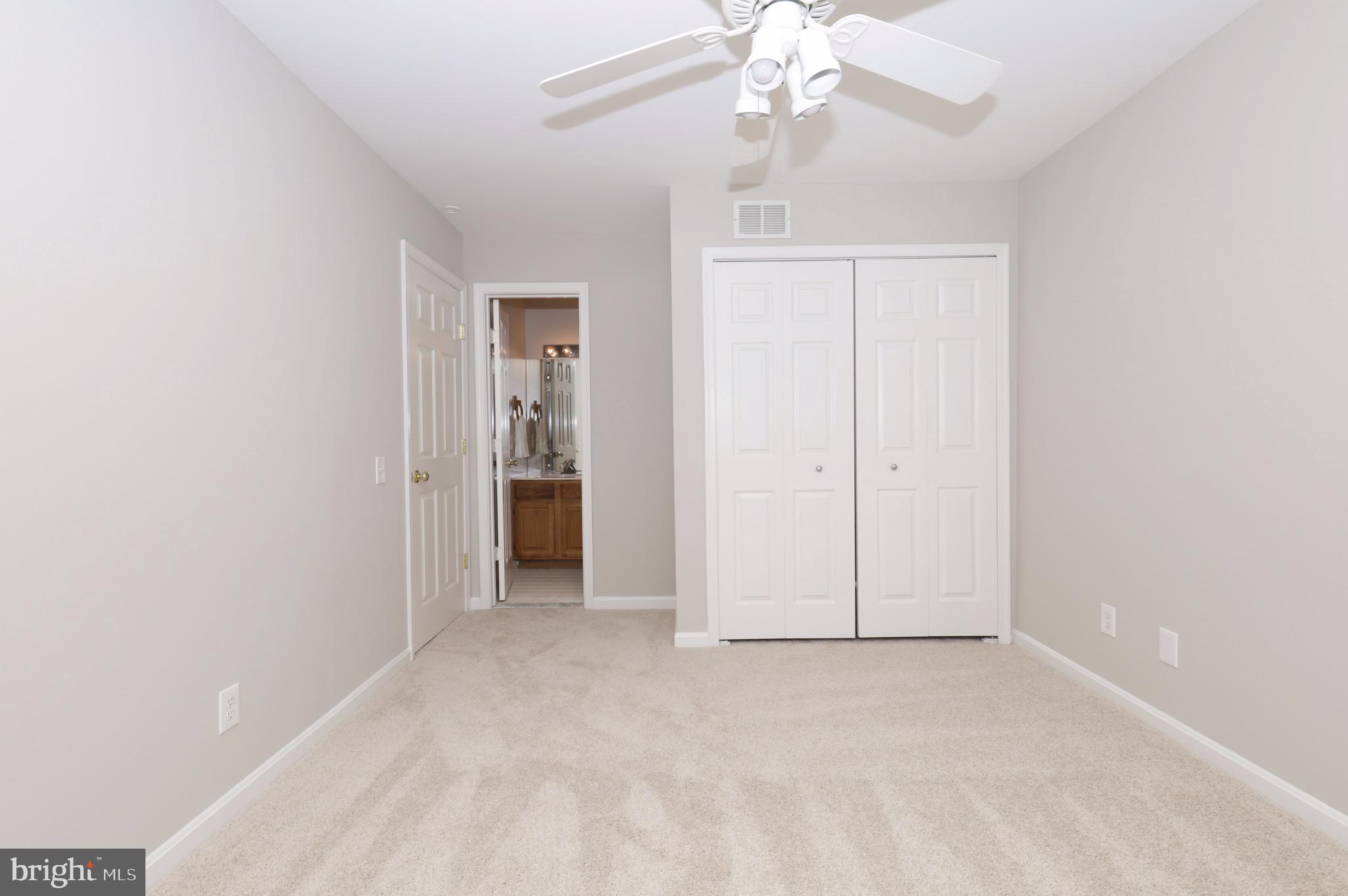 SPRING KNOLL - Residential