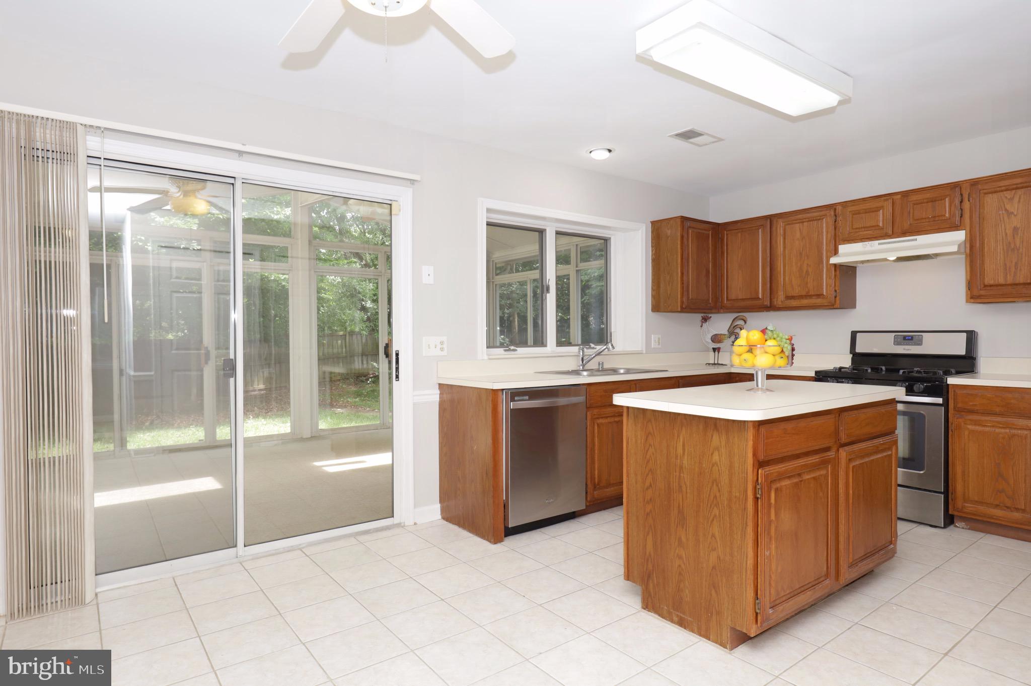 SPRING KNOLL - Residential