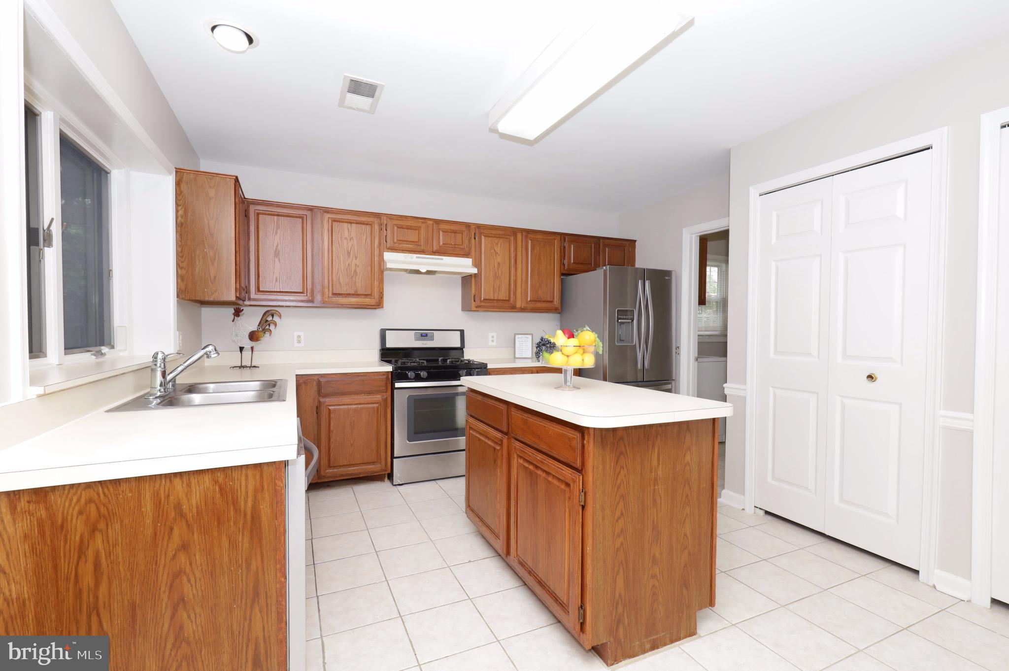 SPRING KNOLL - Residential