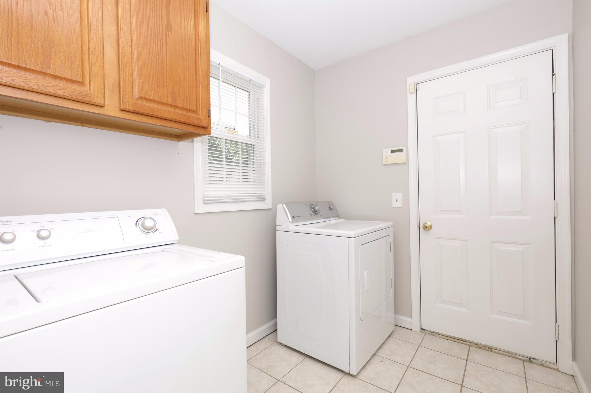 SPRING KNOLL - Residential