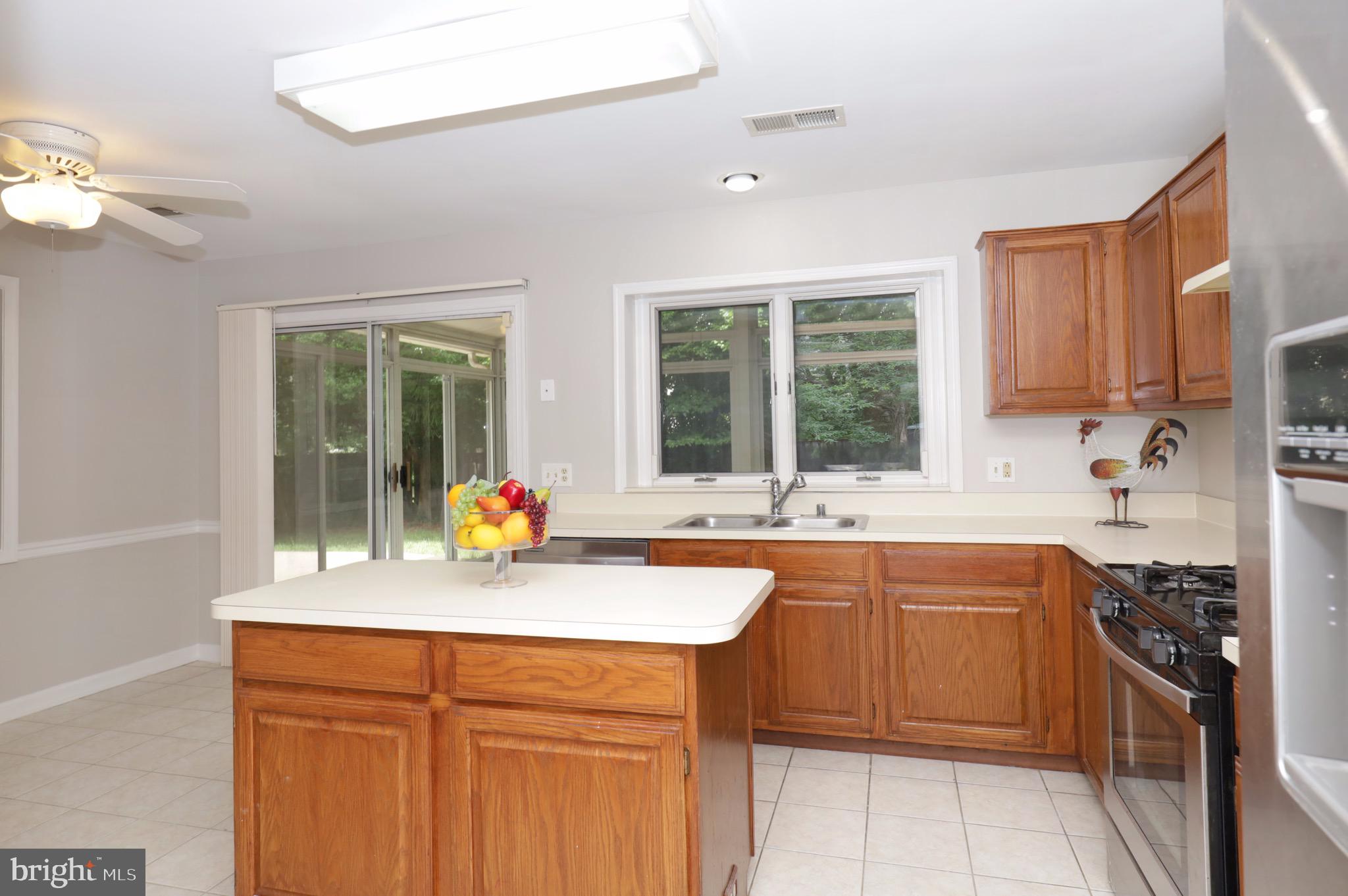 SPRING KNOLL - Residential