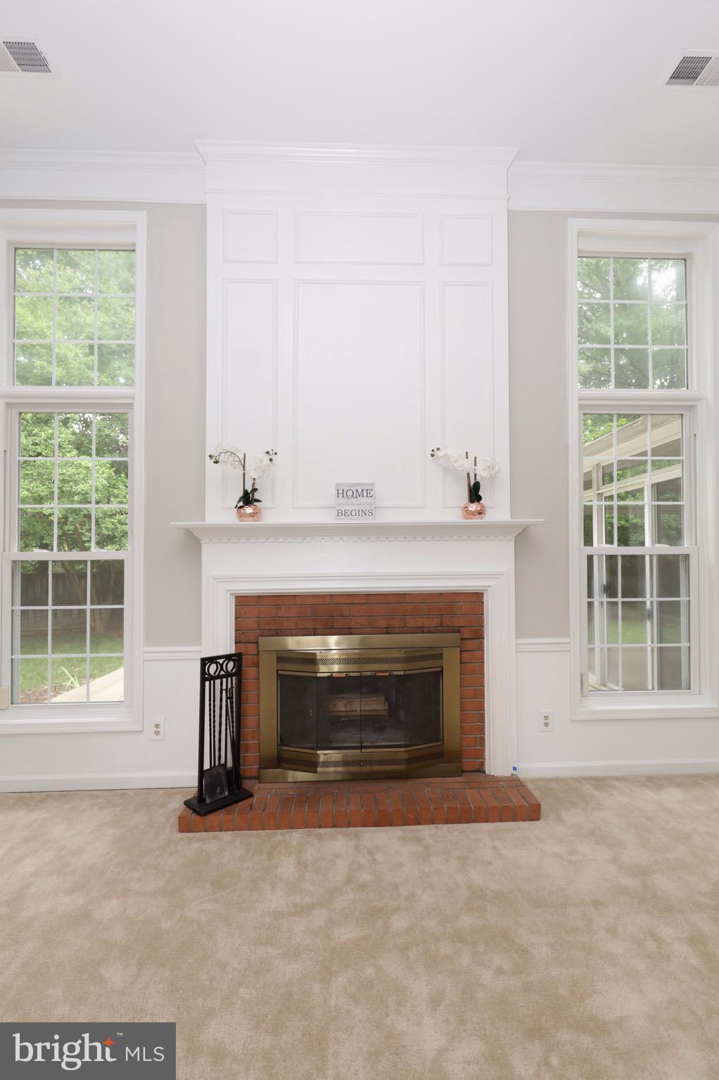 SPRING KNOLL - Residential