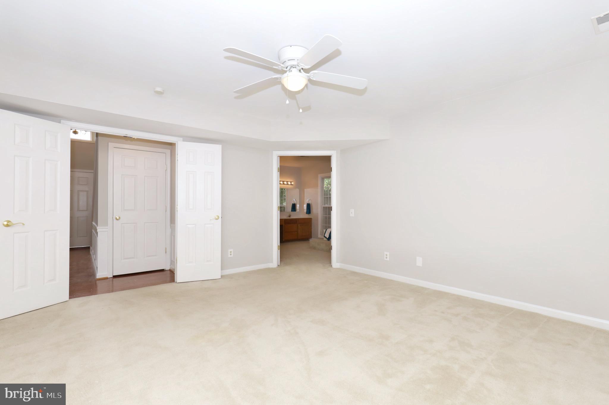 SPRING KNOLL - Residential