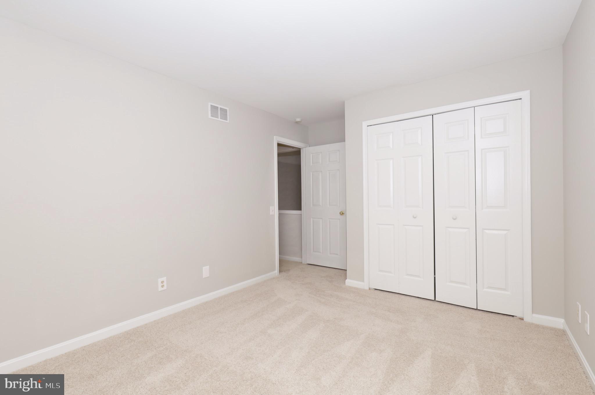 SPRING KNOLL - Residential