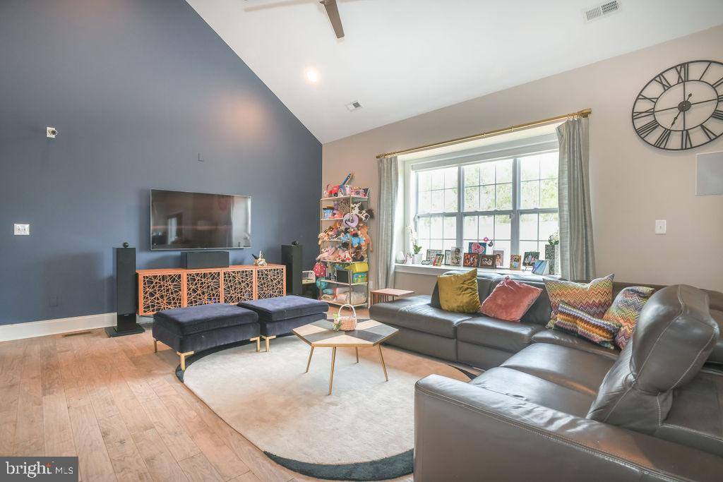 GREENVILLE OVERLOOK - Residential Lease