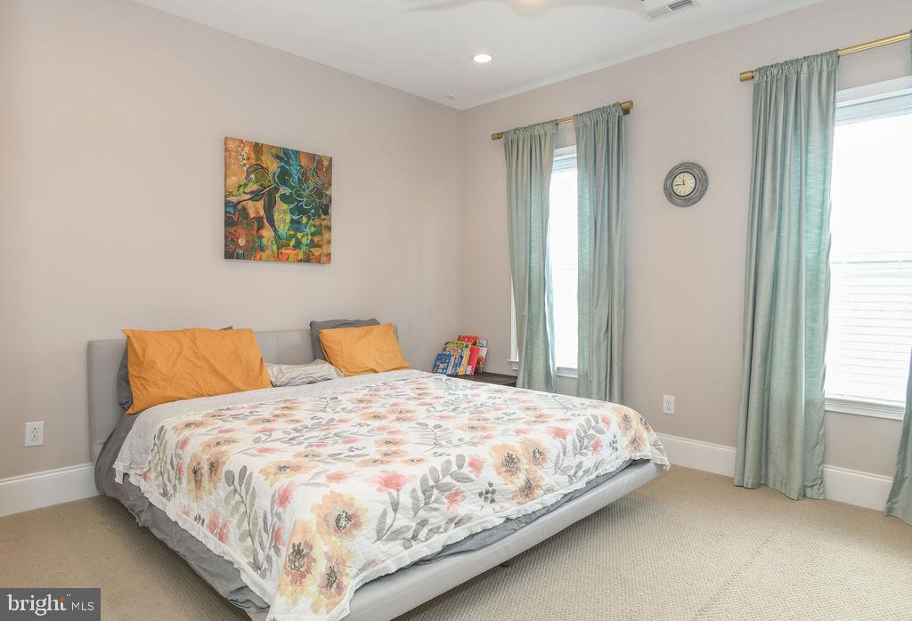 GREENVILLE OVERLOOK - Residential Lease