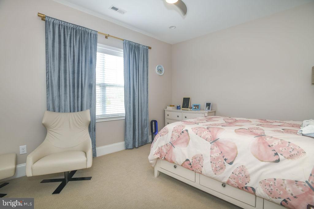 GREENVILLE OVERLOOK - Residential Lease