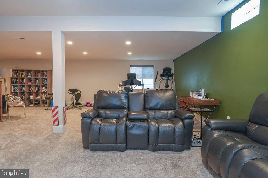 GREENVILLE OVERLOOK - Residential Lease