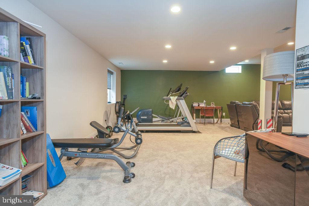 GREENVILLE OVERLOOK - Residential Lease