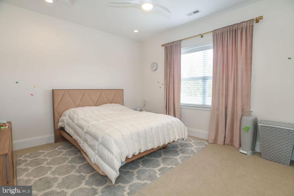 GREENVILLE OVERLOOK - Residential Lease