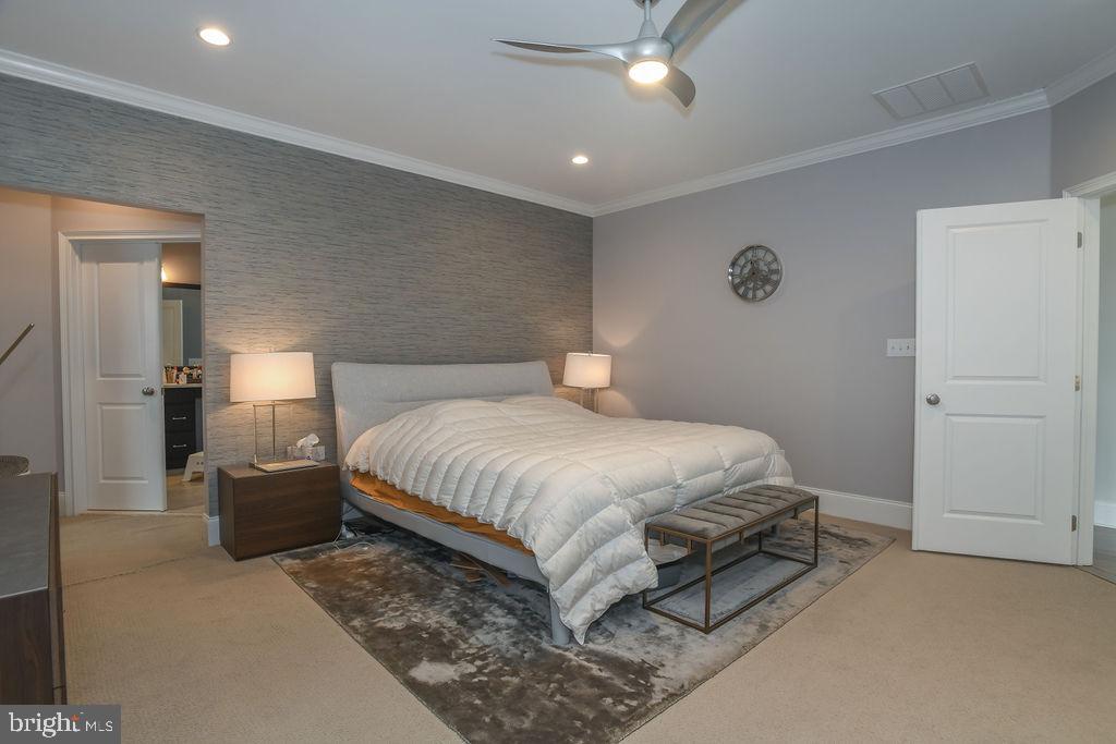 GREENVILLE OVERLOOK - Residential Lease