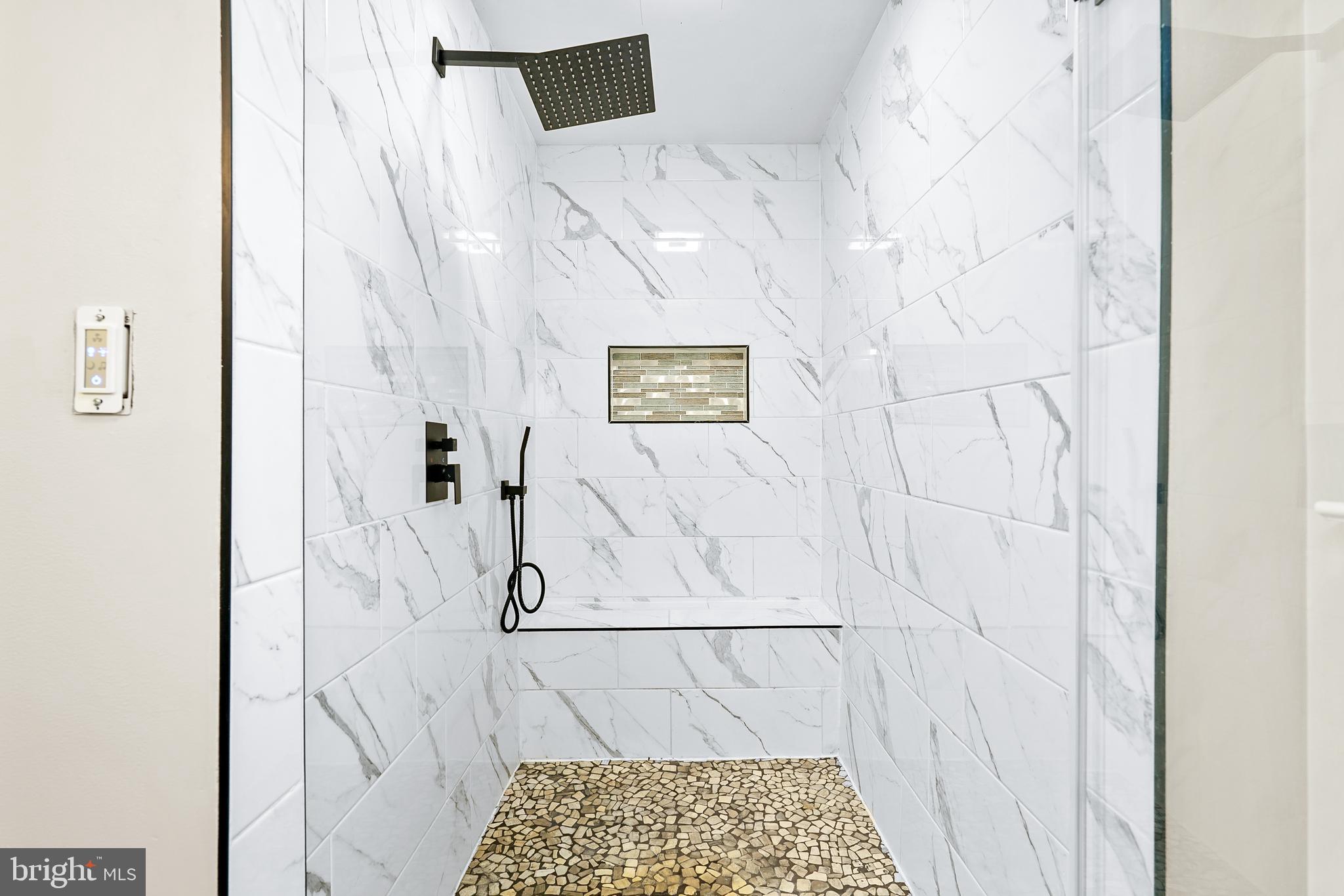 STRAWBERRY HILL - Residential