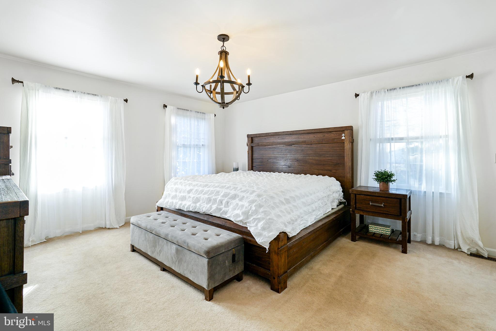 STRAWBERRY HILL - Residential