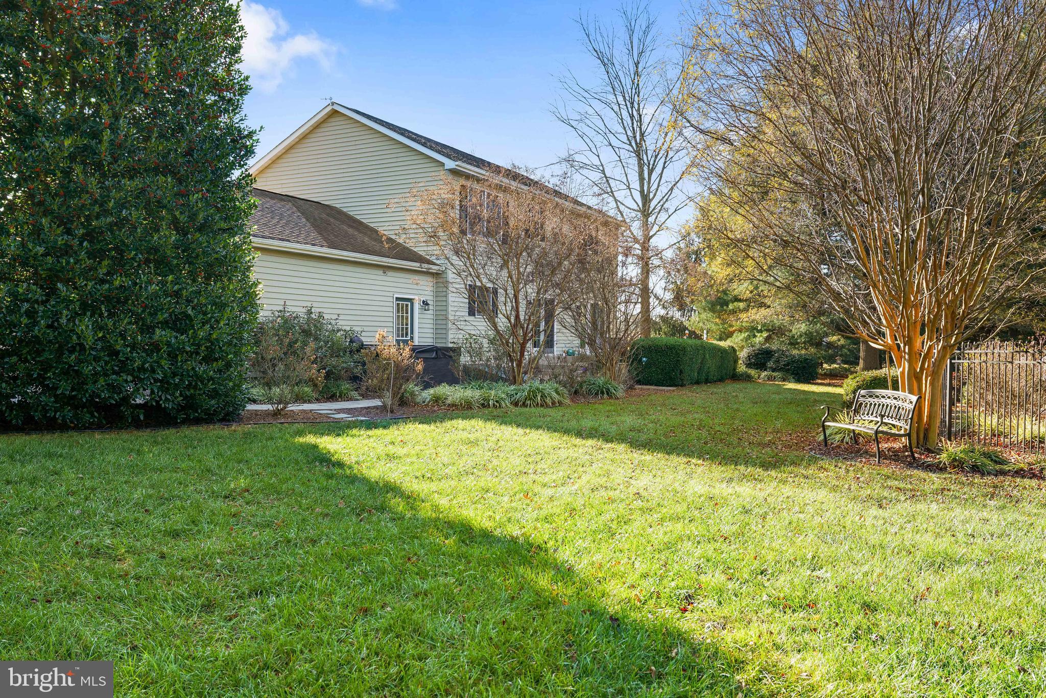 STRAWBERRY HILL - Residential