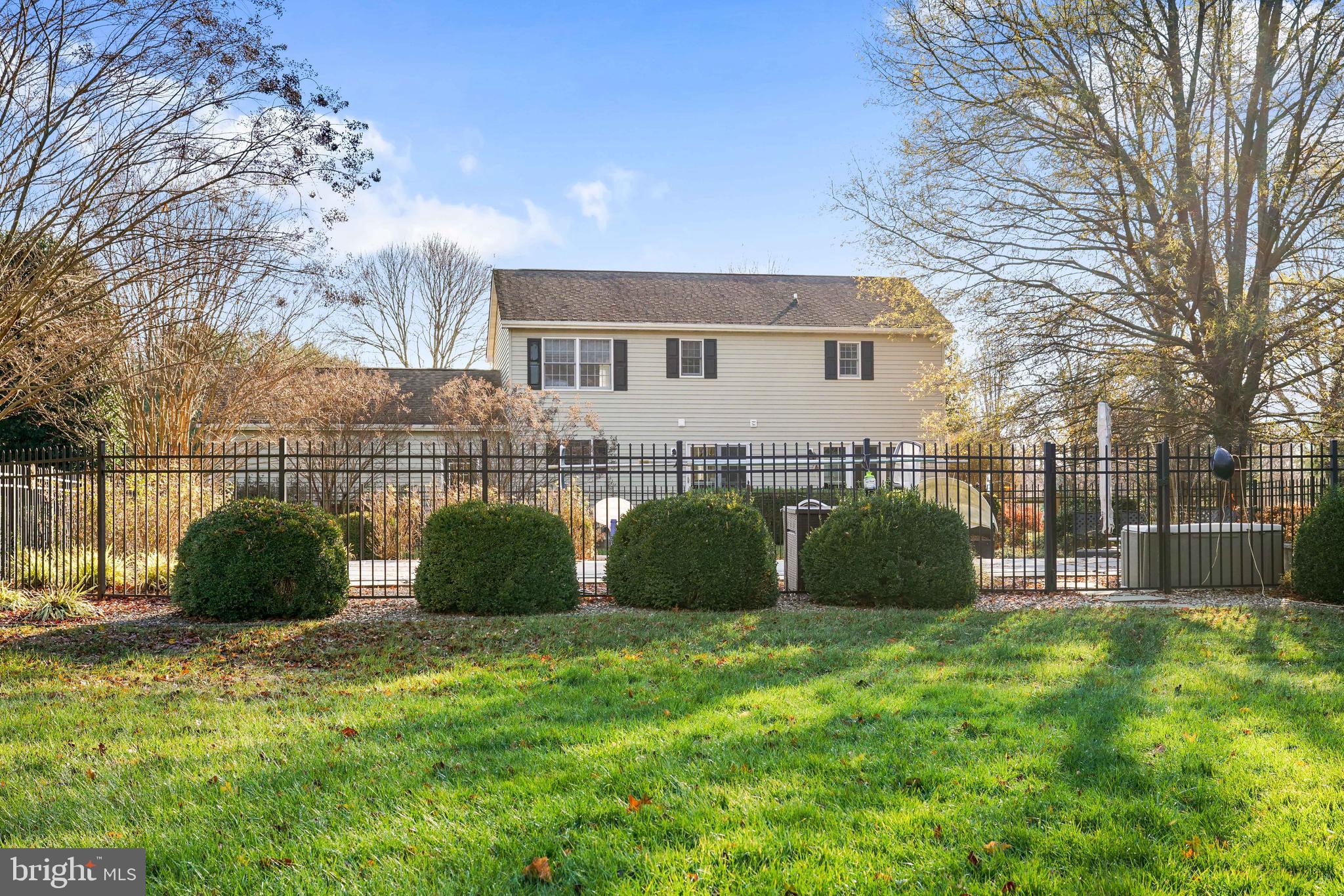 STRAWBERRY HILL - Residential