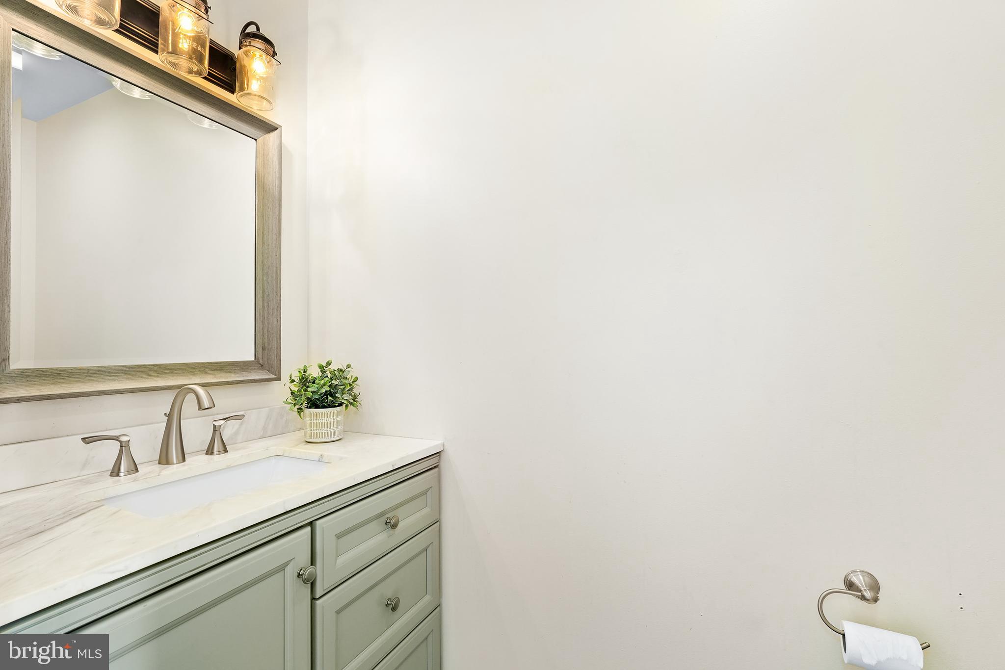 STRAWBERRY HILL - Residential