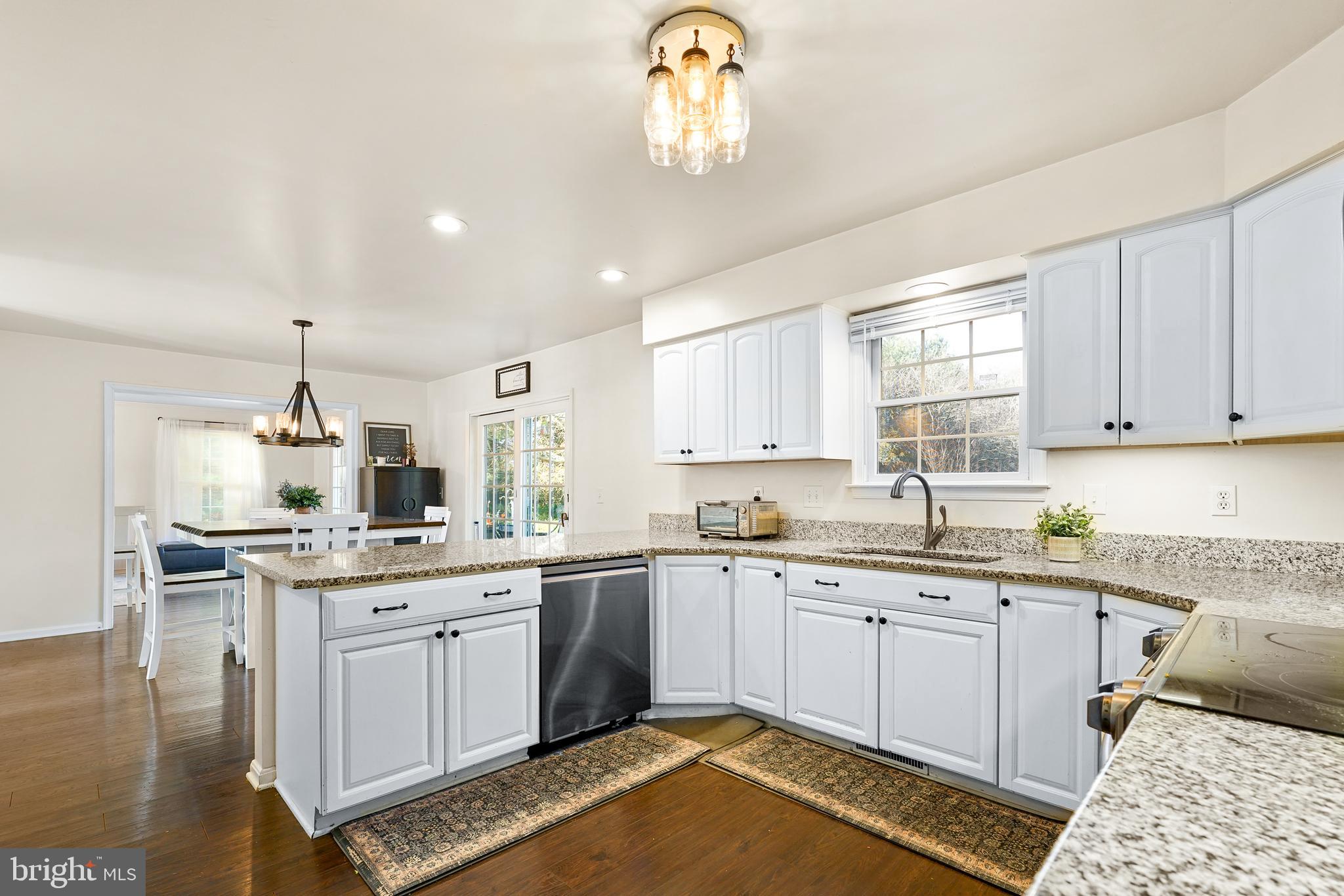 STRAWBERRY HILL - Residential