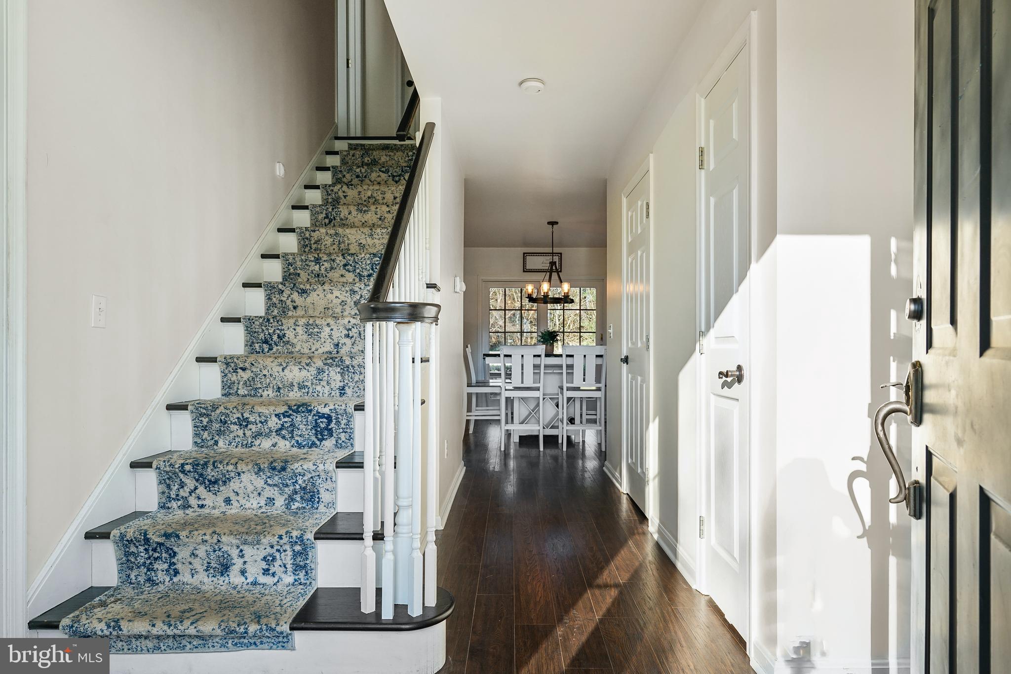 STRAWBERRY HILL - Residential