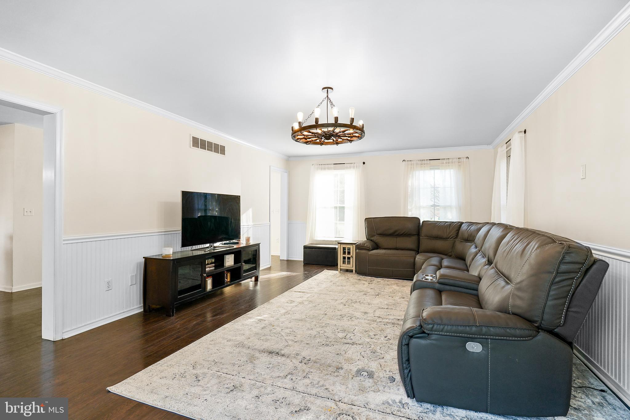 STRAWBERRY HILL - Residential