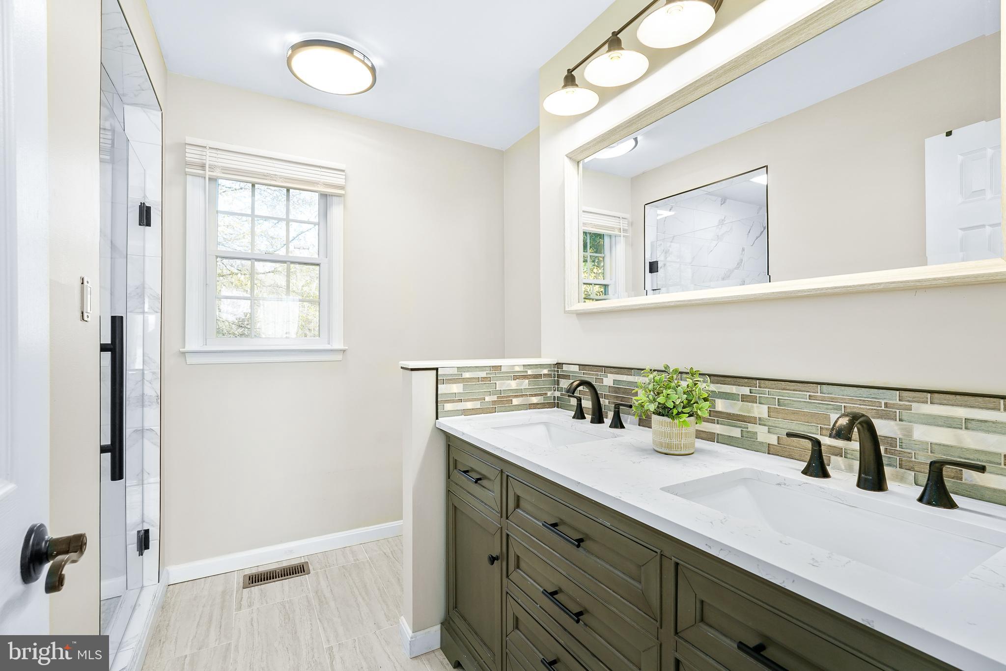 STRAWBERRY HILL - Residential