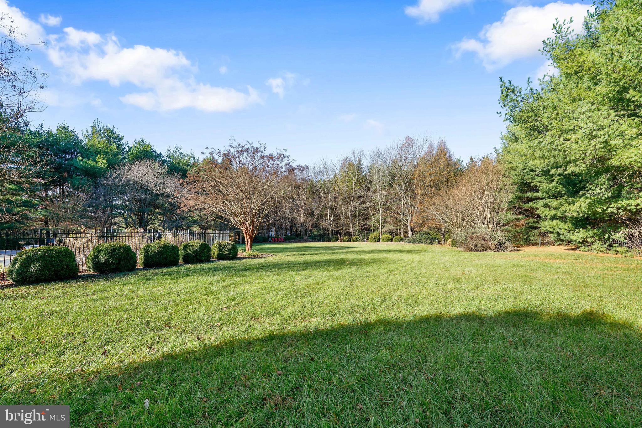 STRAWBERRY HILL - Residential