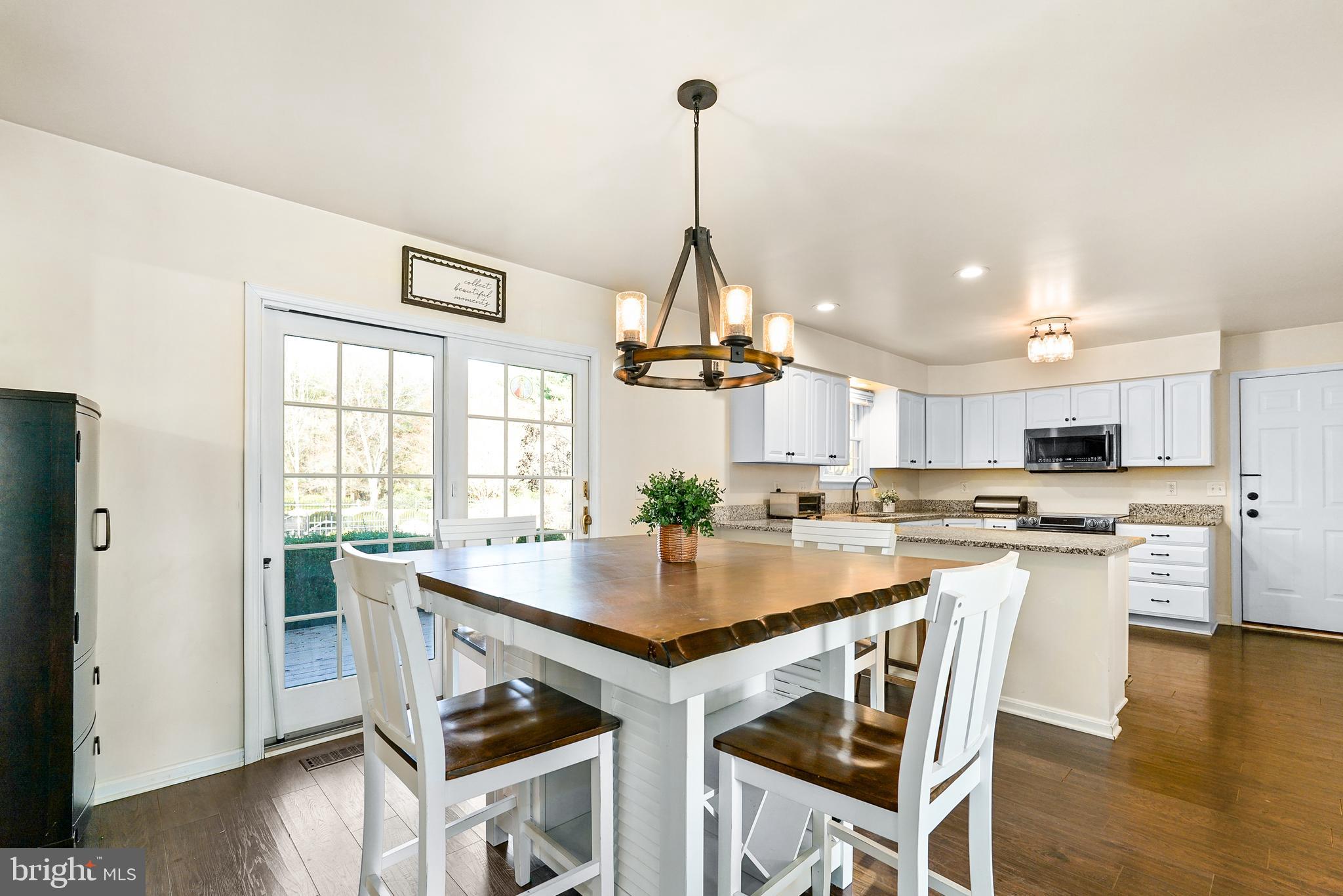 STRAWBERRY HILL - Residential