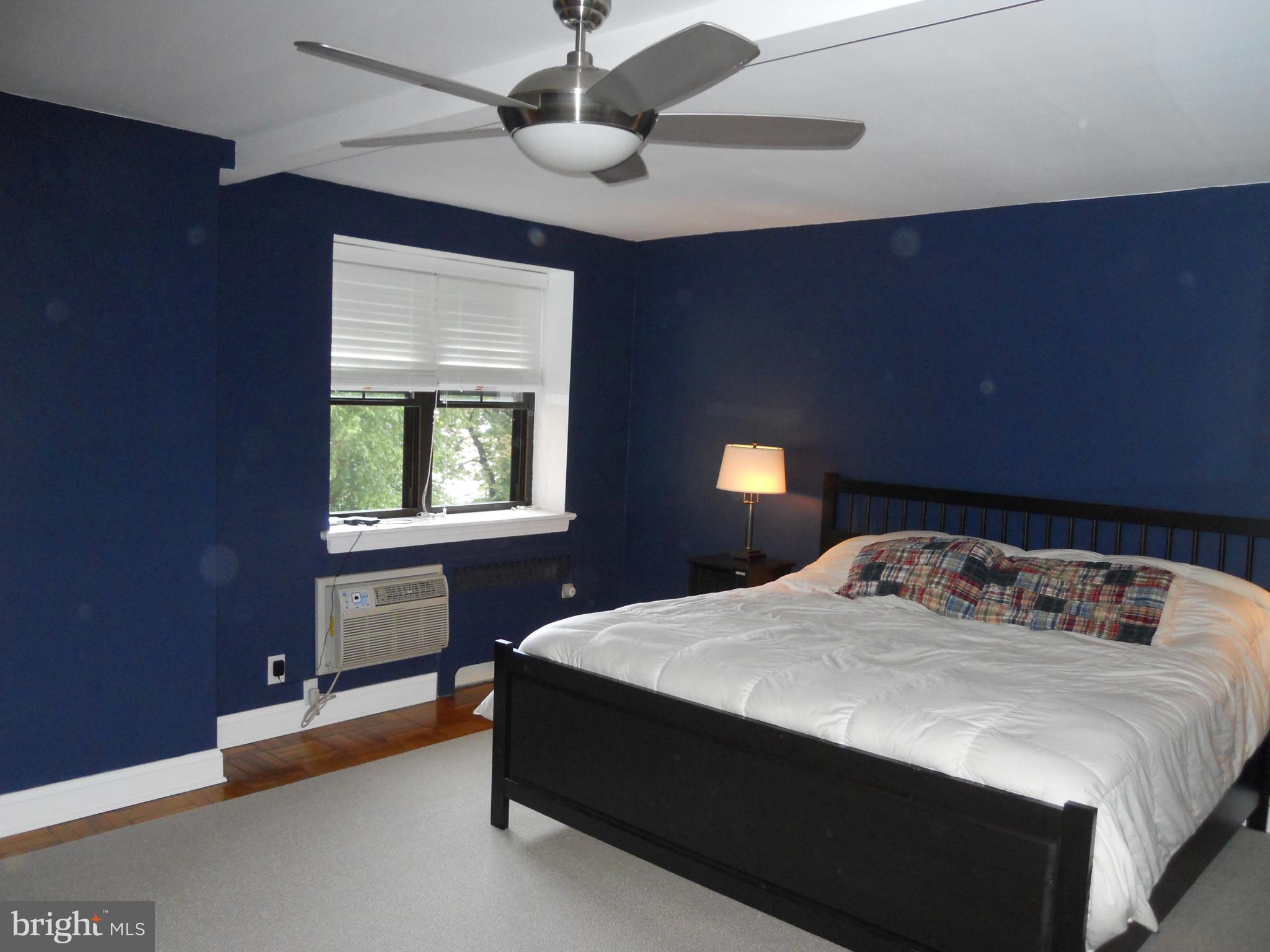 WYNNEWOOD PLAZA - Residential Lease