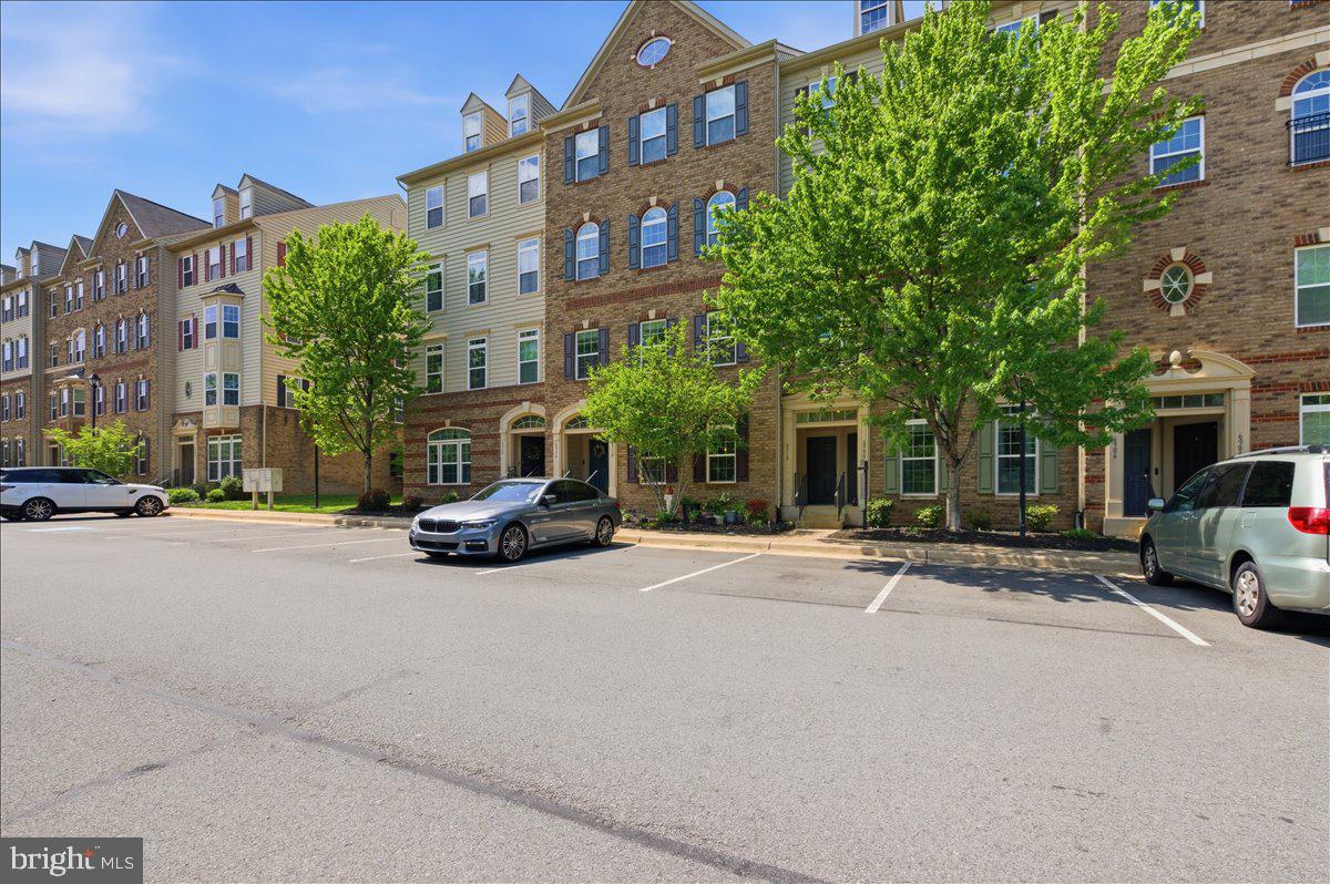 HEATHCOTE COMMONS CONDOMINIUMS - Residential