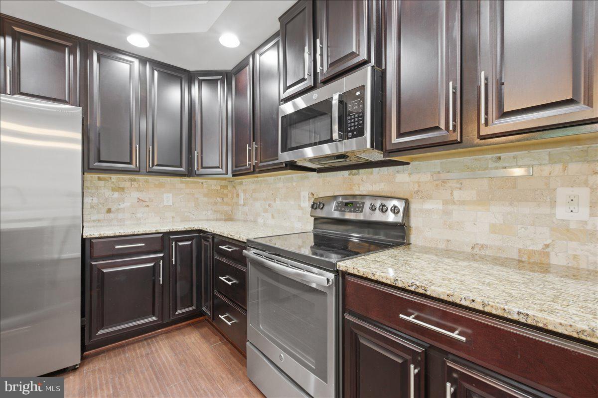 HEATHCOTE COMMONS CONDOMINIUMS - Residential