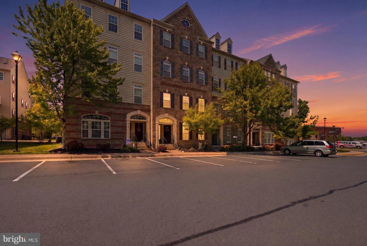 HEATHCOTE COMMONS CONDOMINIUMS - Residential