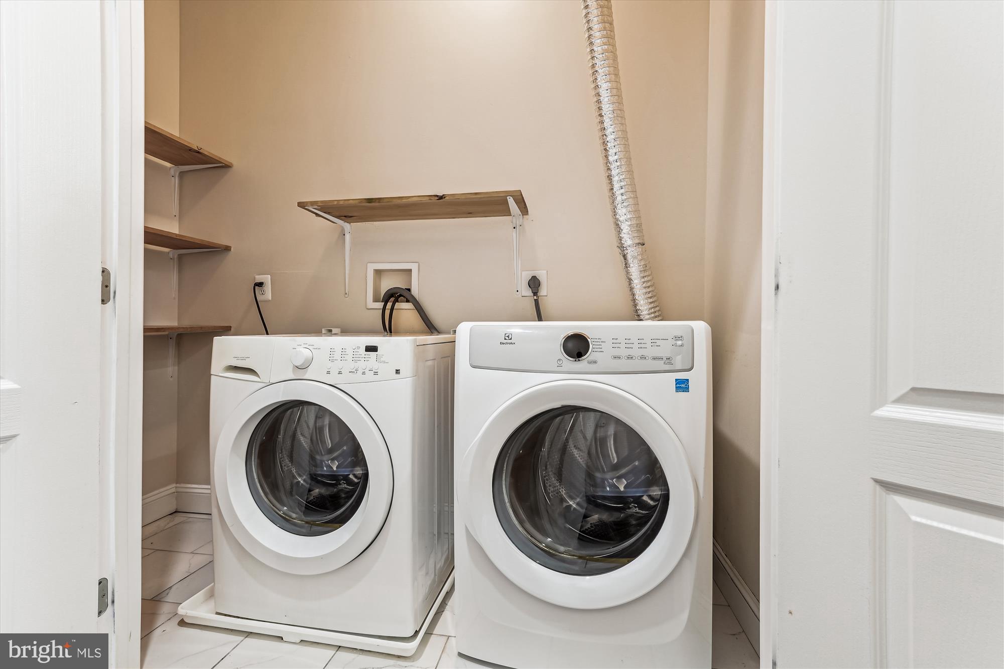 CHILLUM - Residential Lease